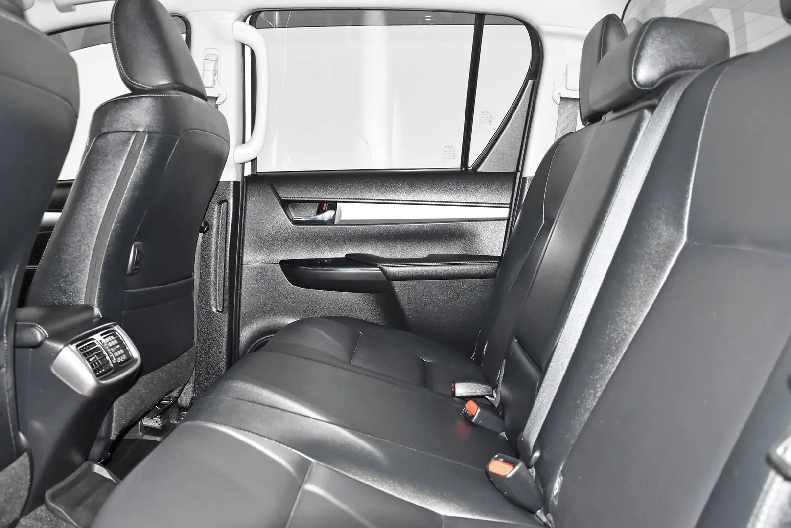 2020 Toyota Hilux Gallery Image 19
