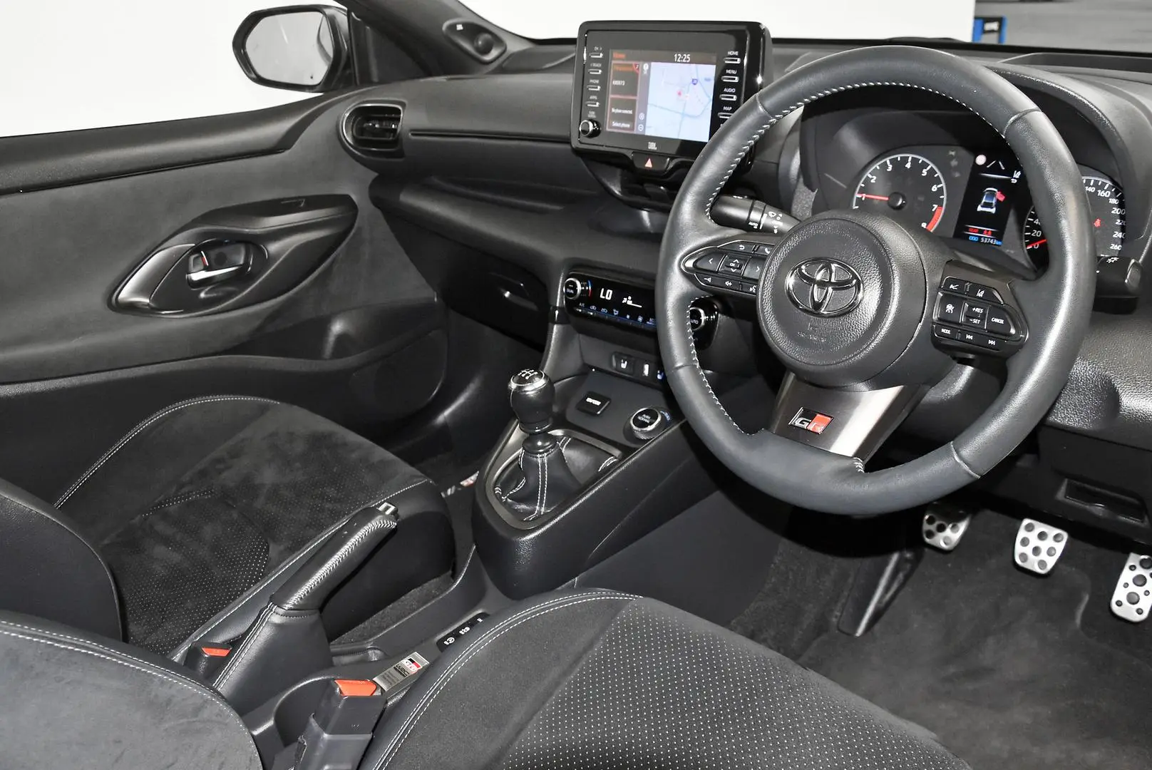 2021 Toyota Yaris Gallery Image 10