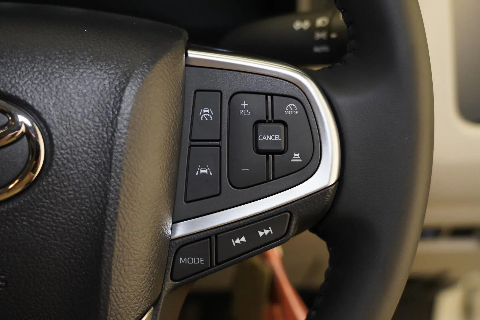 2025 Toyota Hiace Gallery Image 19