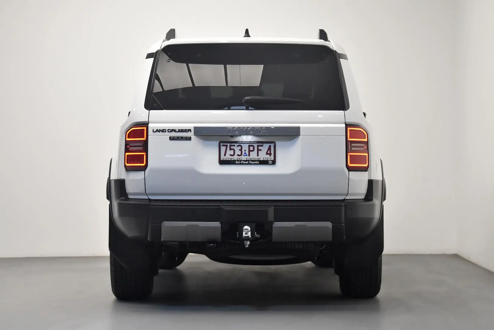 2025 Toyota Landcruiser Prado Gallery Image 6