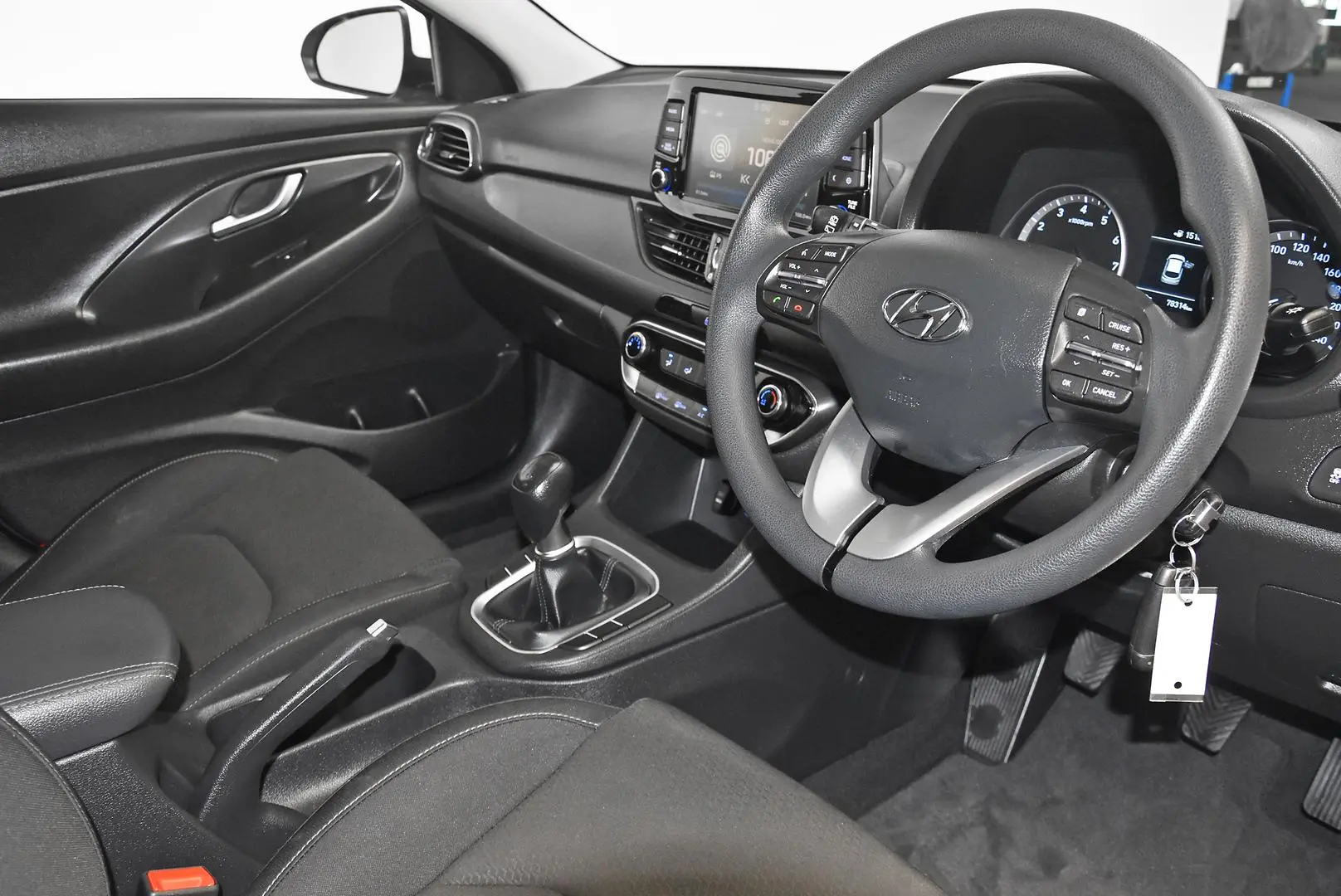 2017 Hyundai i30 Gallery Image 8