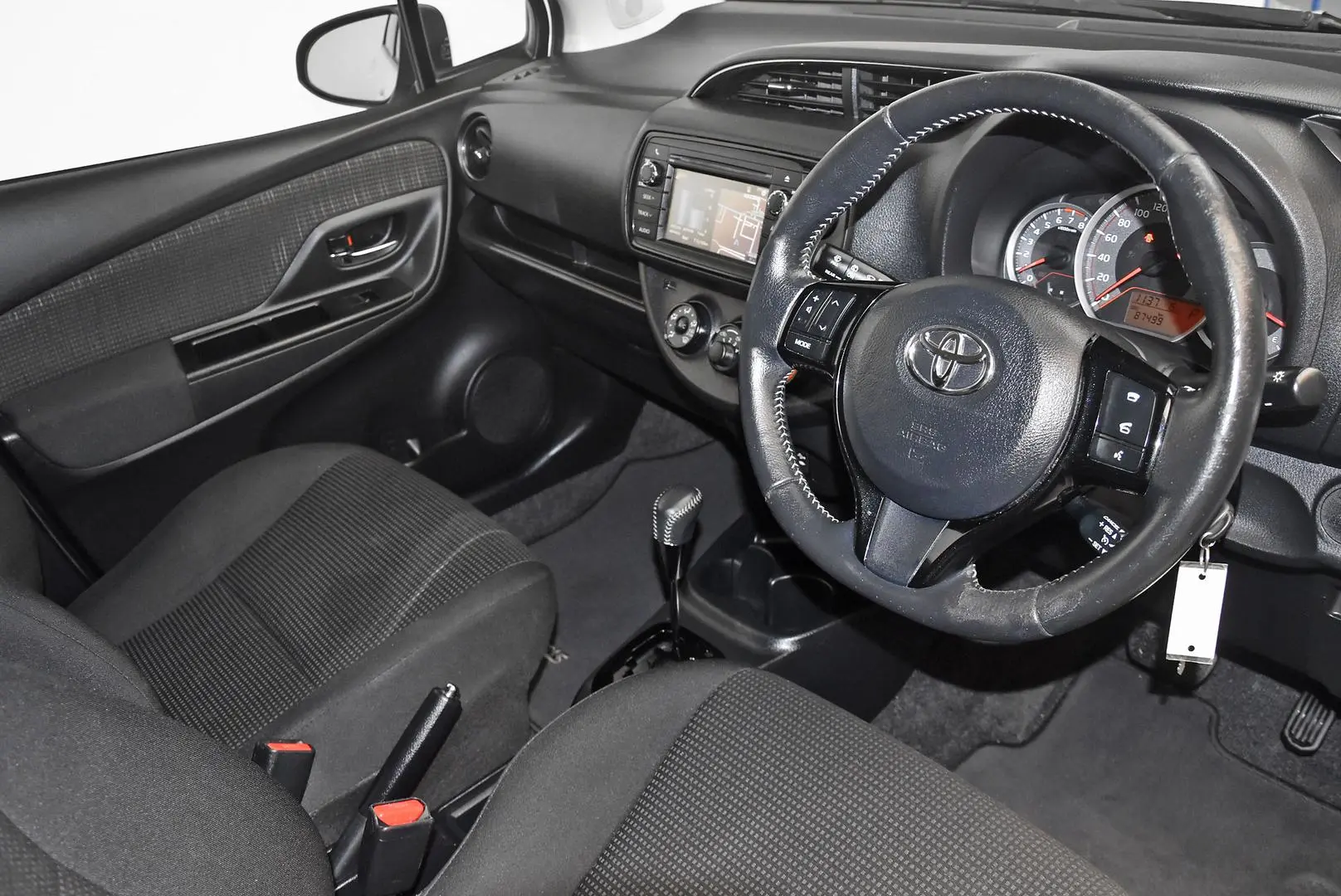 2019 Toyota Yaris Gallery Image 8