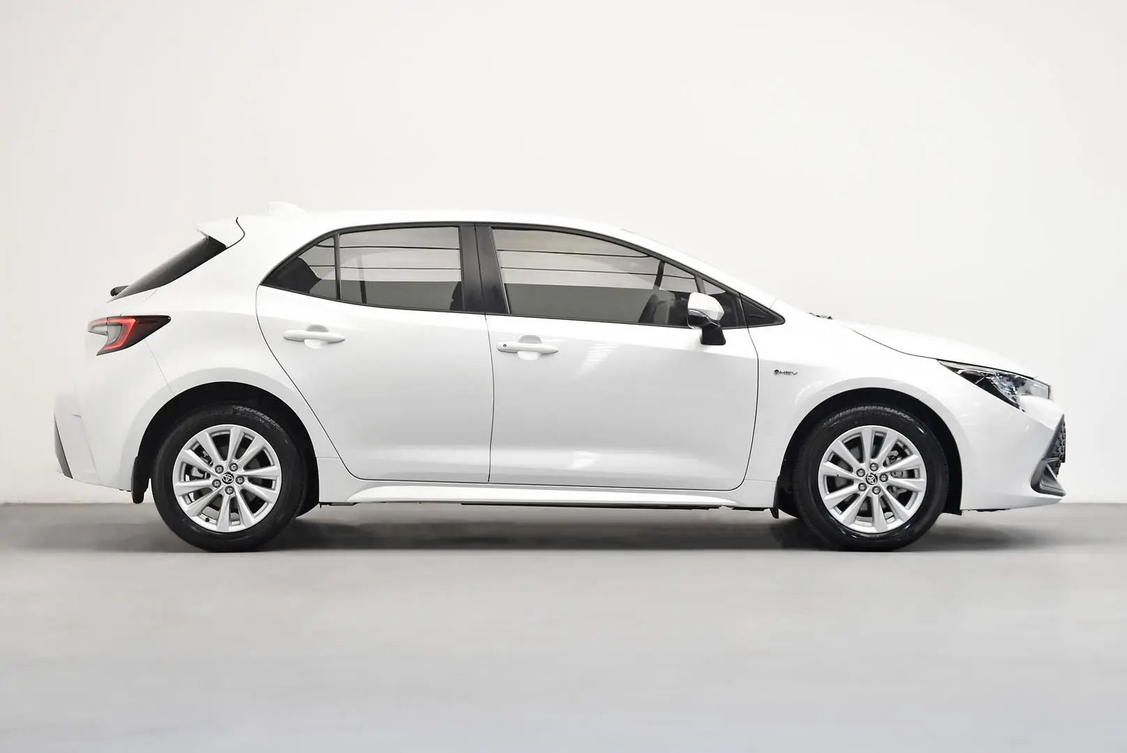 2025 Toyota Corolla Gallery Image 3