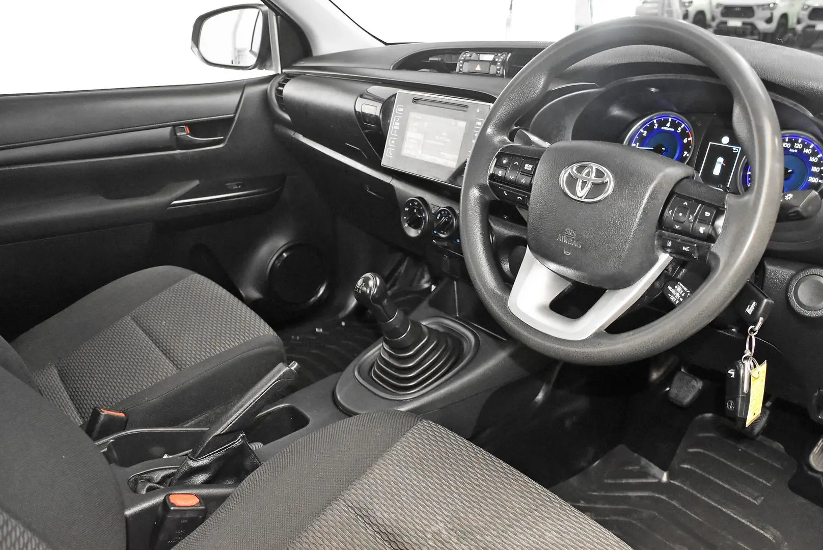 2019 Toyota Hilux Gallery Image 8