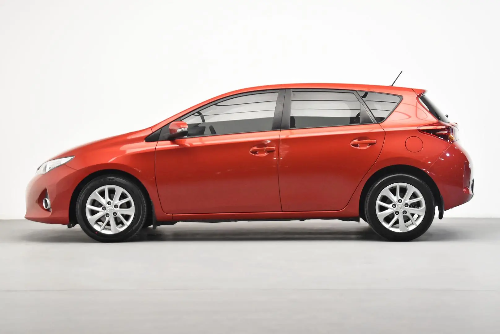 2015 Toyota Corolla Gallery Image 4