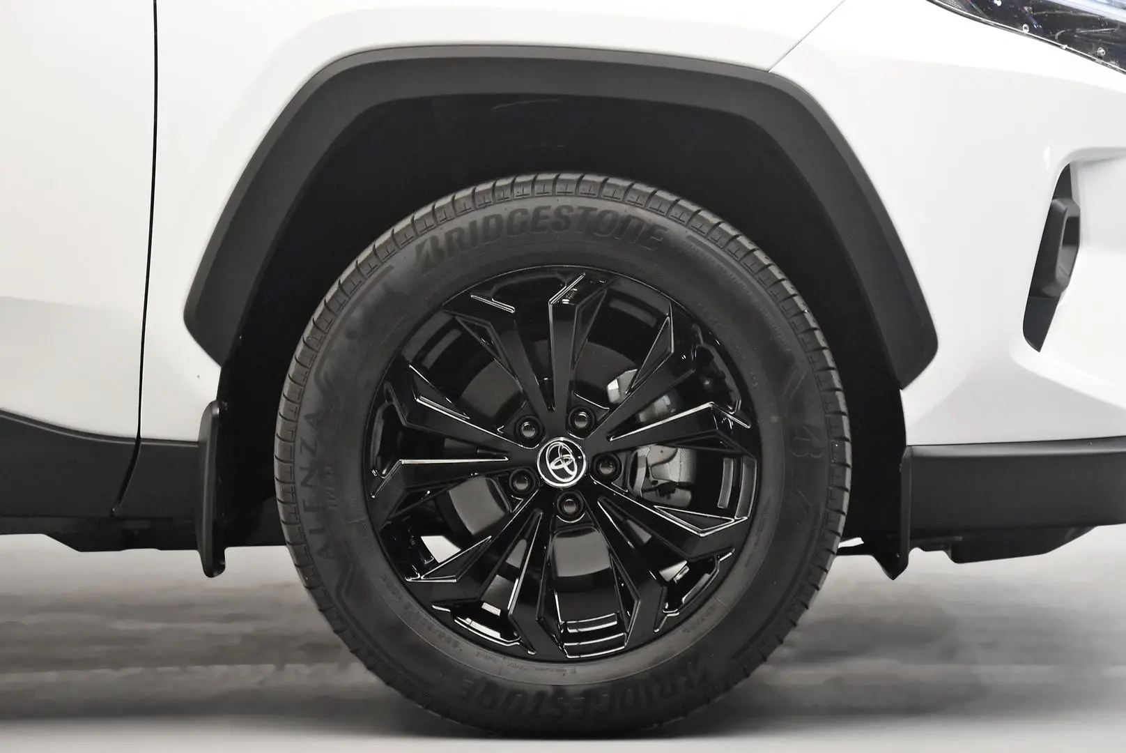 2025 Toyota RAV4 Gallery Image 25