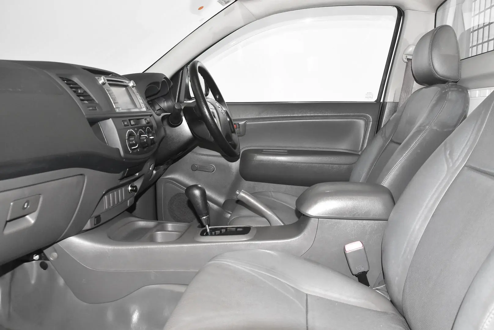 2014 Toyota Hilux Gallery Image 14