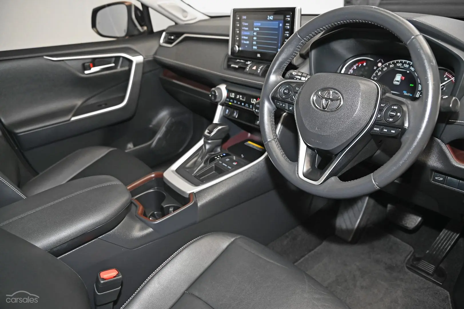 2020 Toyota RAV4 Image 8