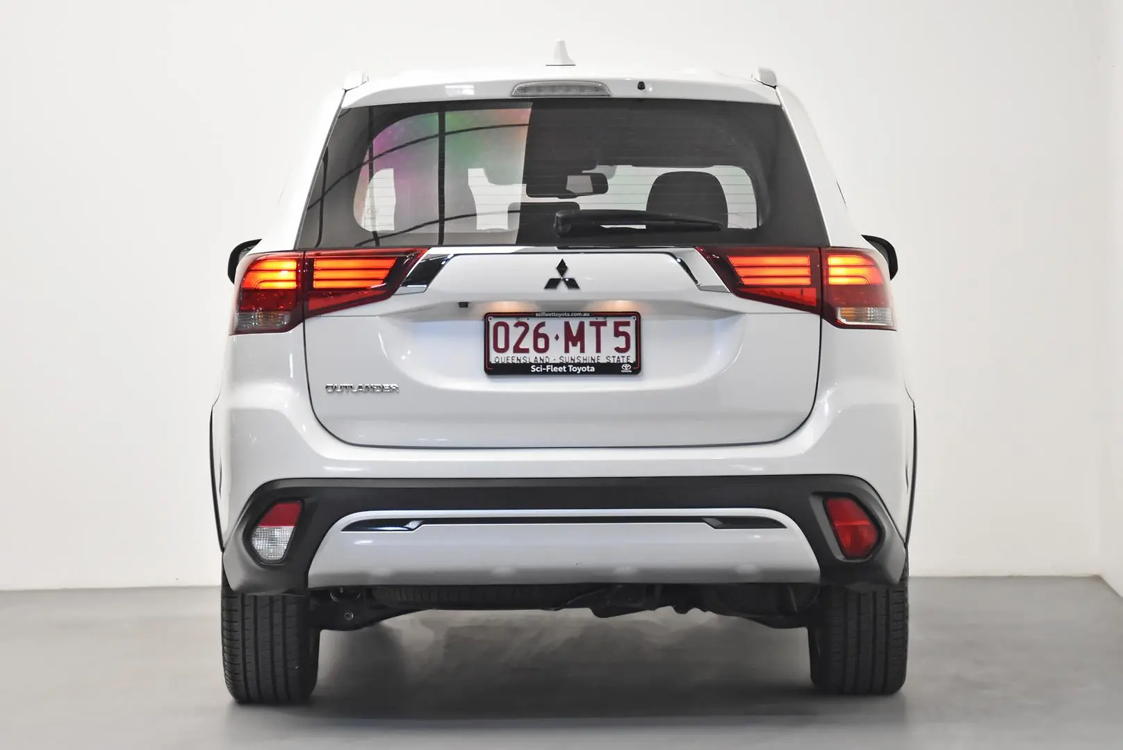 2019 Mitsubishi Outlander Gallery Image 6