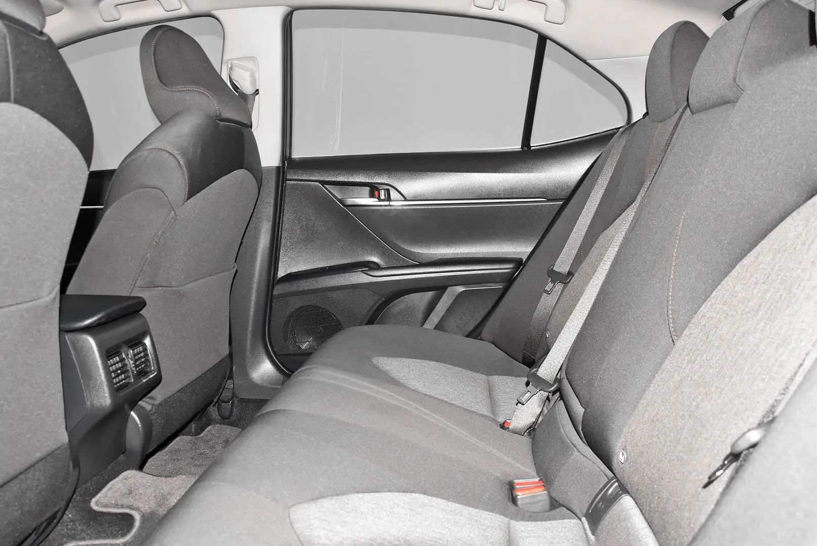 2020 Toyota Camry Gallery Image 18