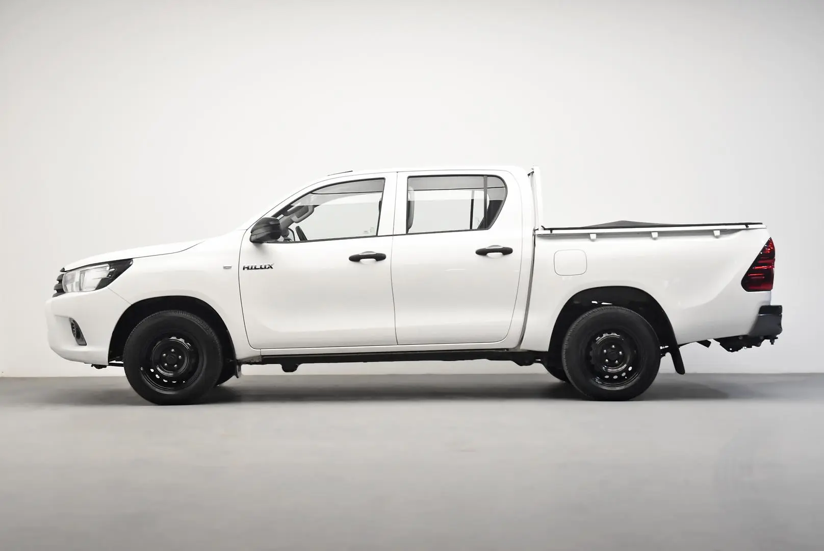 2020 Toyota Hilux Gallery Image 4
