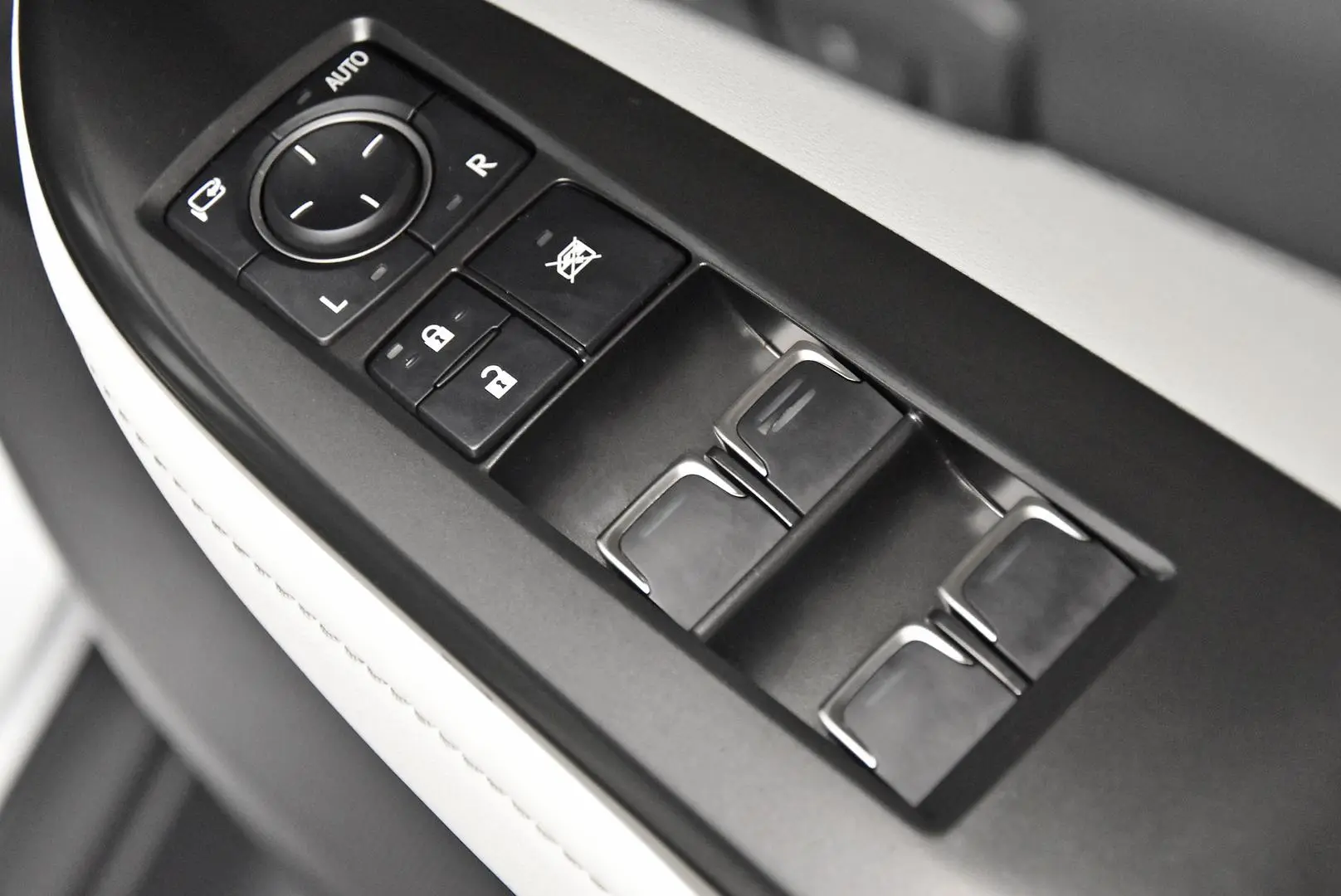 2024 Lexus NX Gallery Image 9