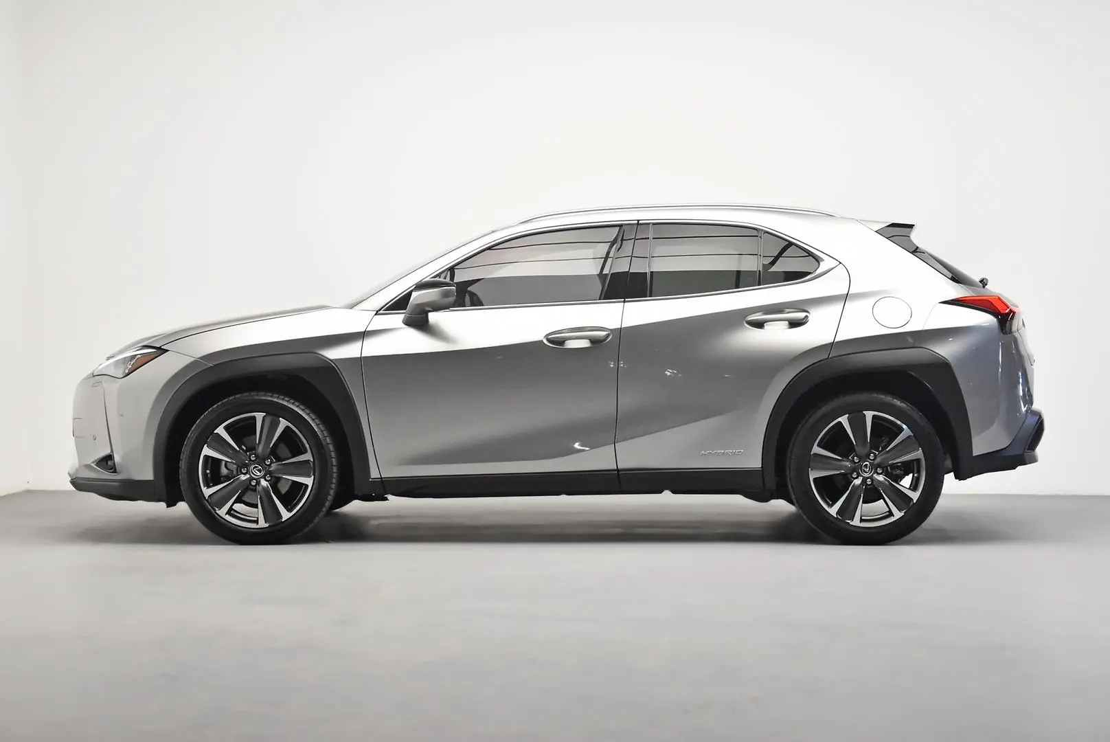 2019 Lexus UX Gallery Image 4