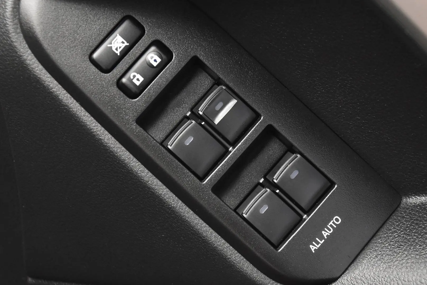 2023 Toyota Landcruiser Prado Gallery Image 8