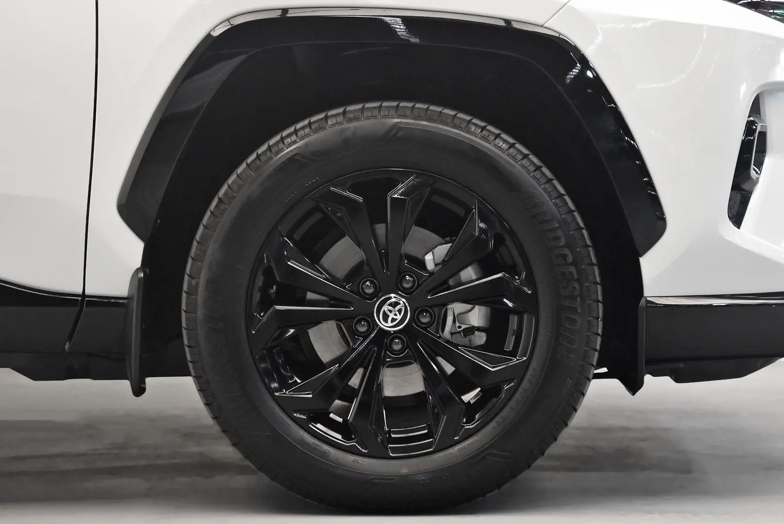 2024 Toyota RAV4 Gallery Image 24