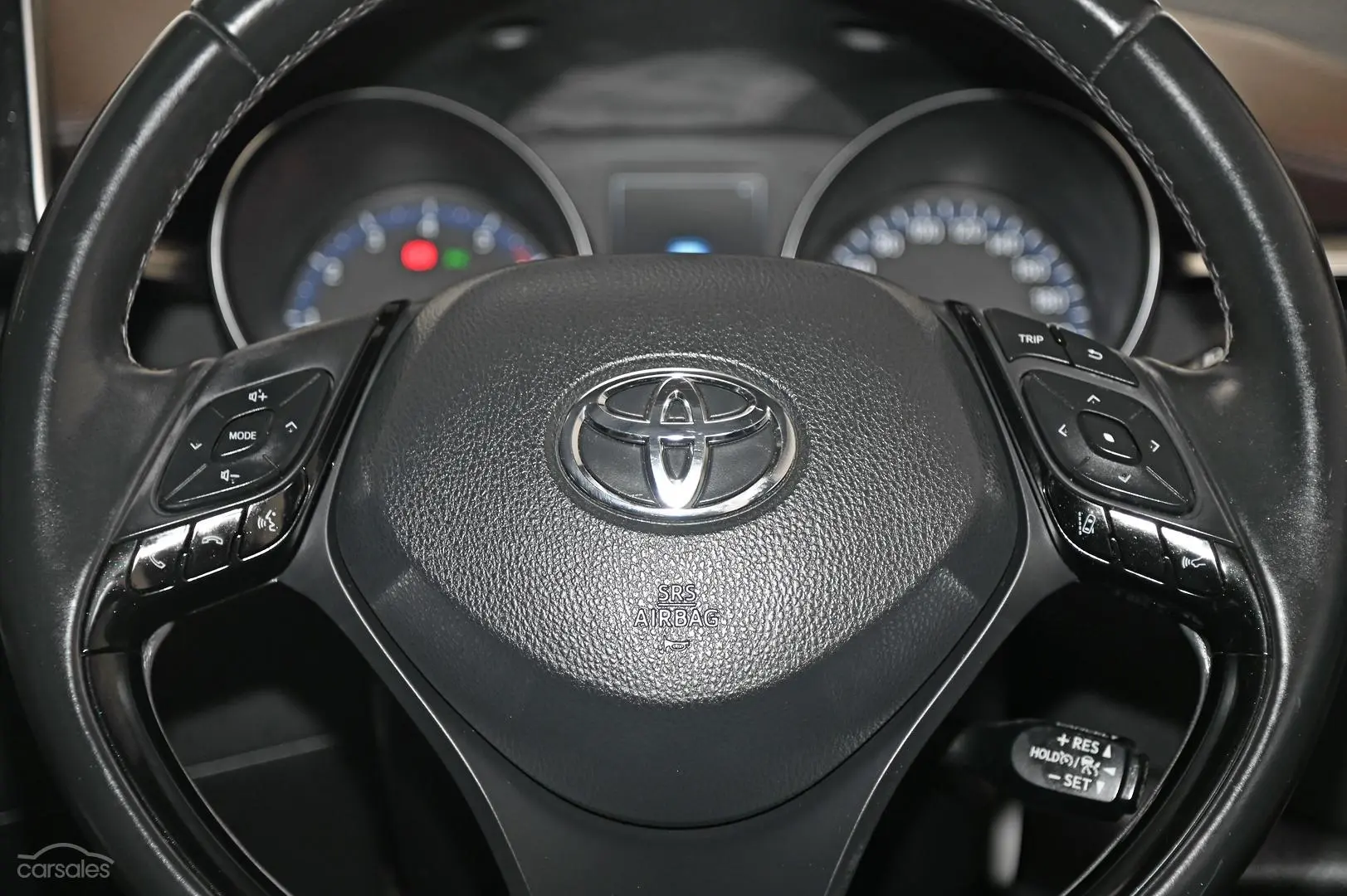 2018 Toyota C-HR Image 16