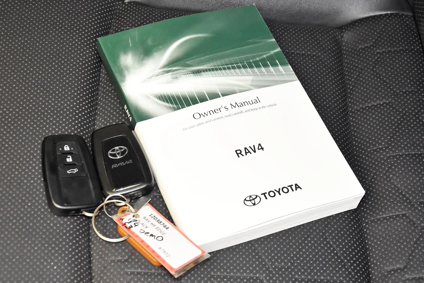 2024 Toyota RAV4 Gallery Image 21