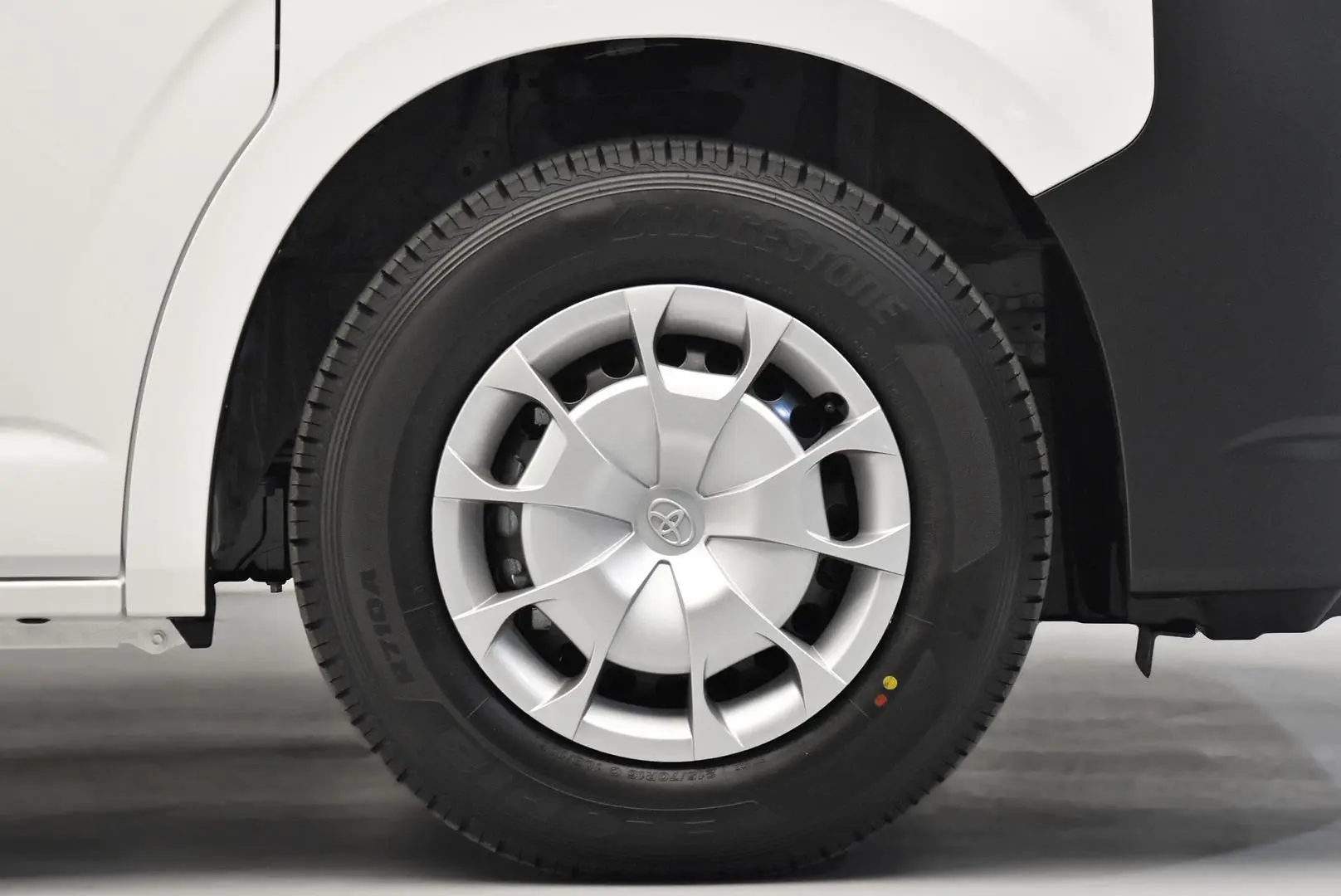 2025 Toyota Hiace Gallery Image 22