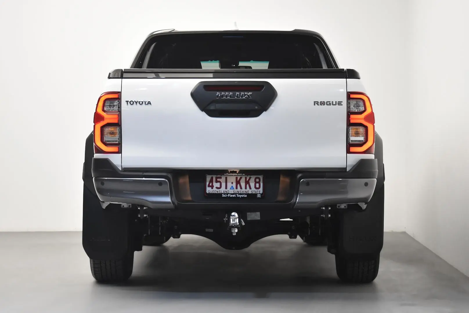 2024 Toyota Hilux Gallery Image 6