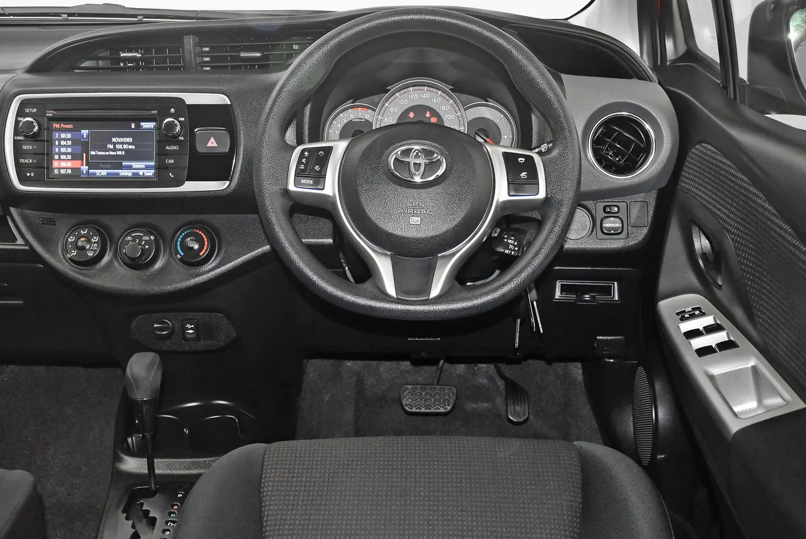 2015 Toyota Yaris Gallery Image 14