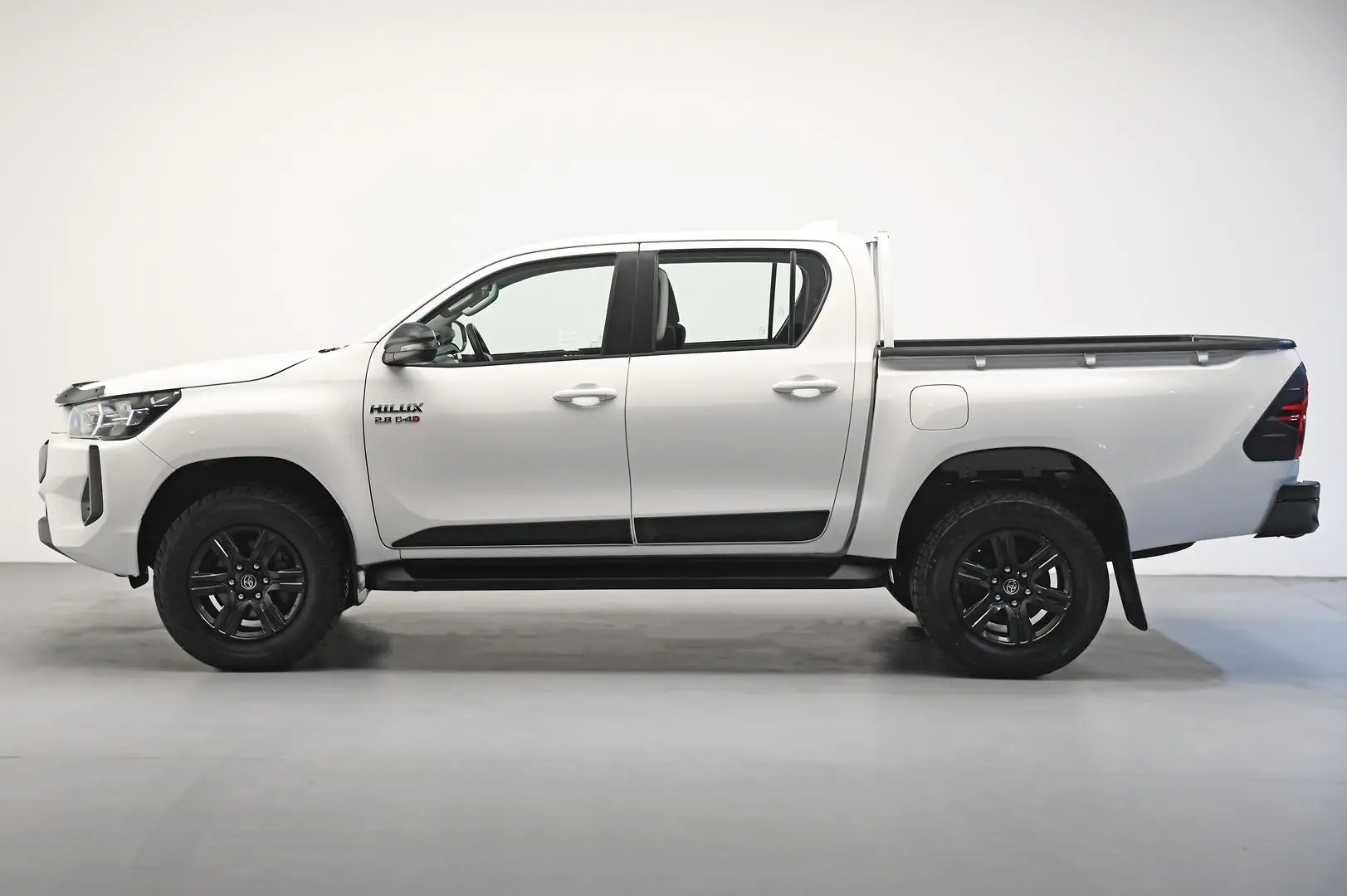 2024 Toyota Hilux Gallery Image 4