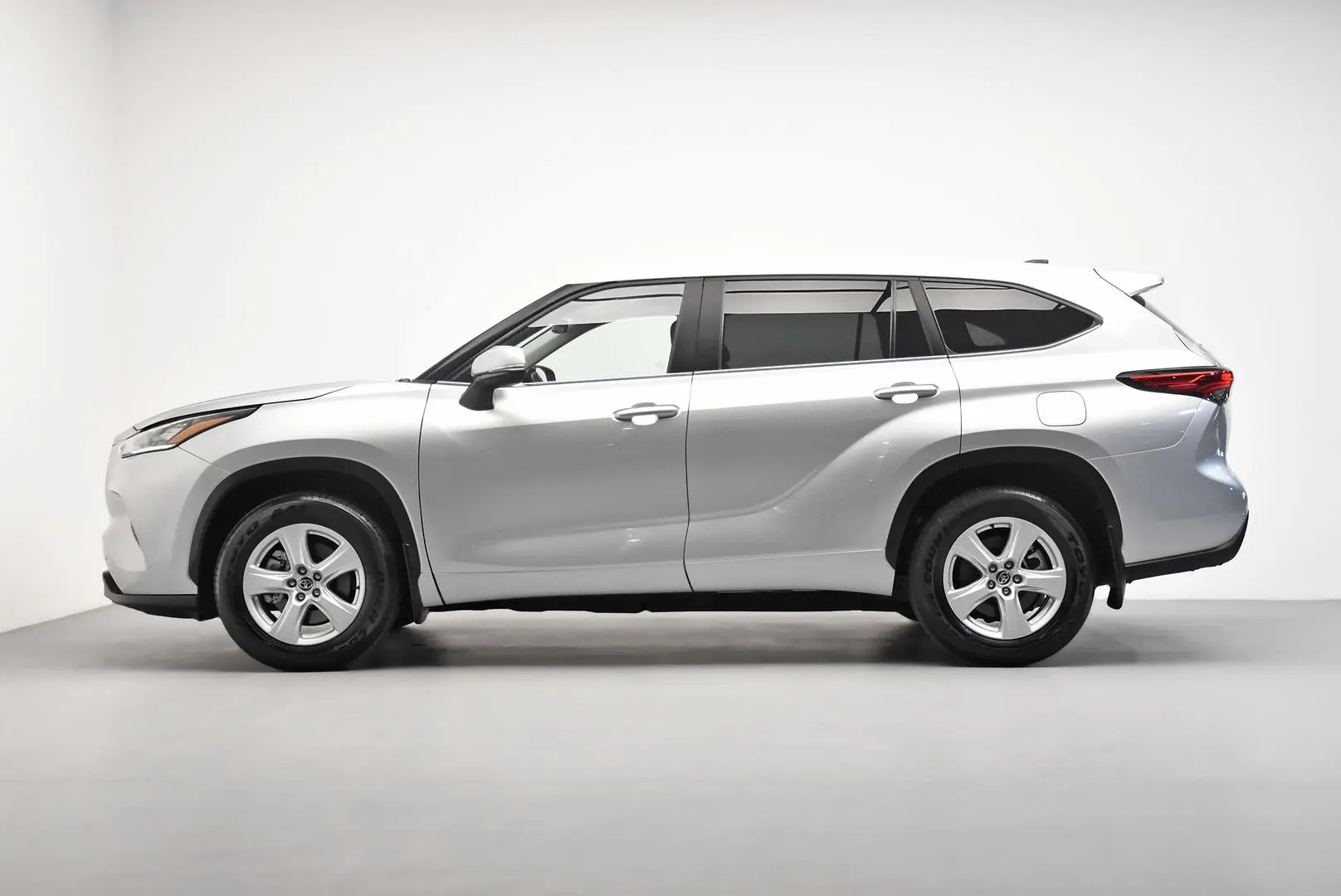 2022 Toyota Kluger Gallery Image 4