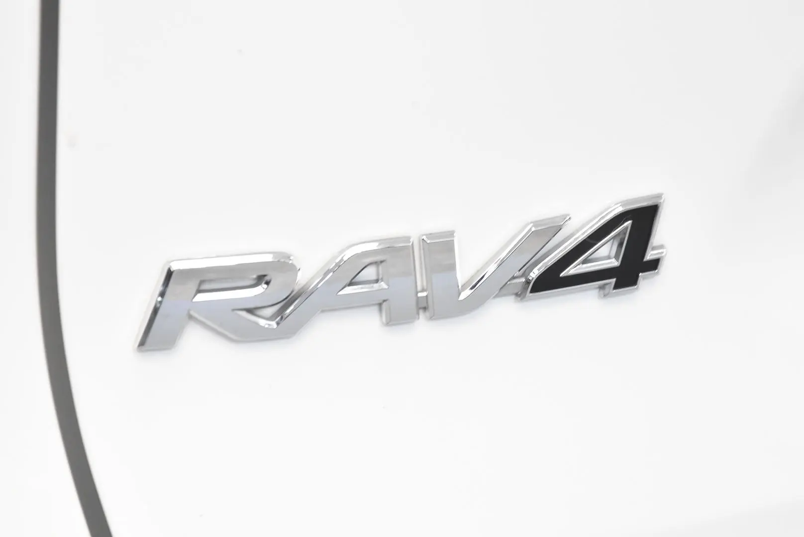 2022 Toyota RAV4 Gallery Image 7