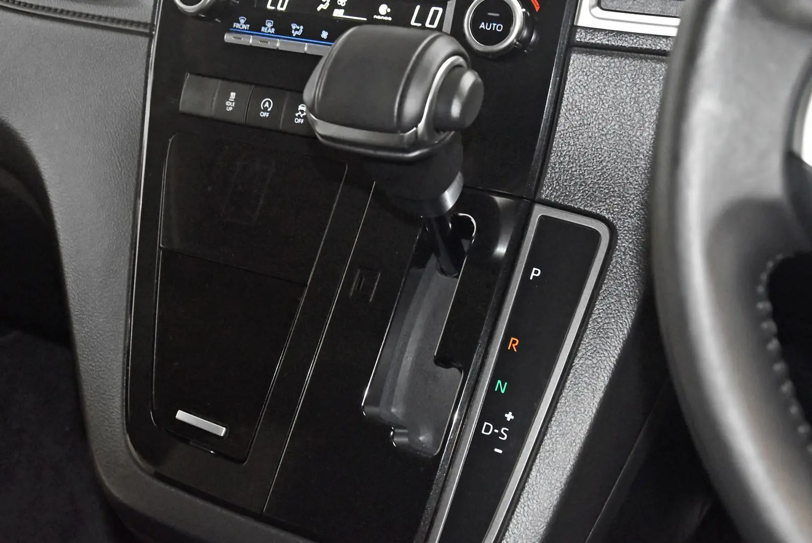 2025 Toyota Granvia Gallery Image 13