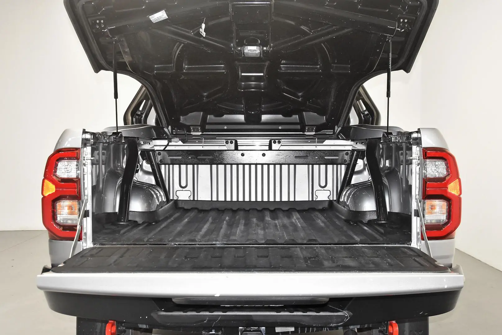 2022 Toyota Hilux Gallery Image 20