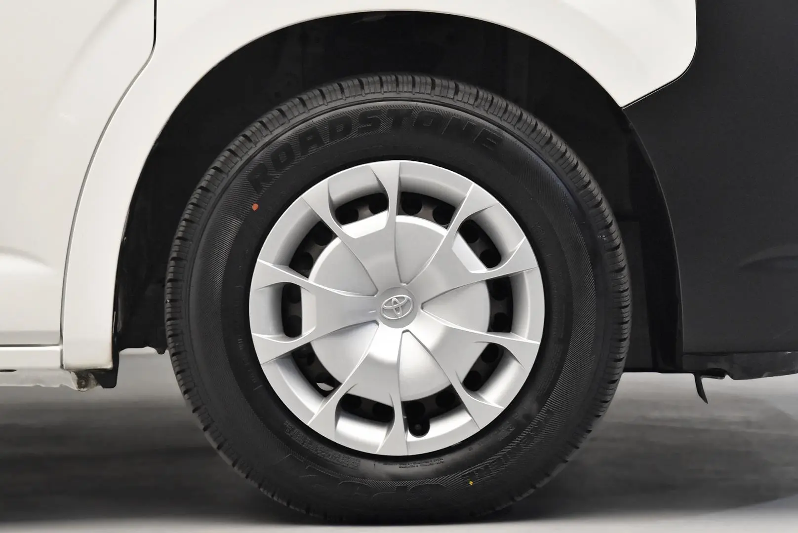 2021 Toyota Hiace Gallery Image 20