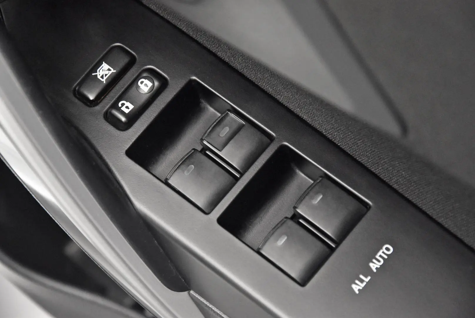 2014 Toyota Corolla Gallery Image 9