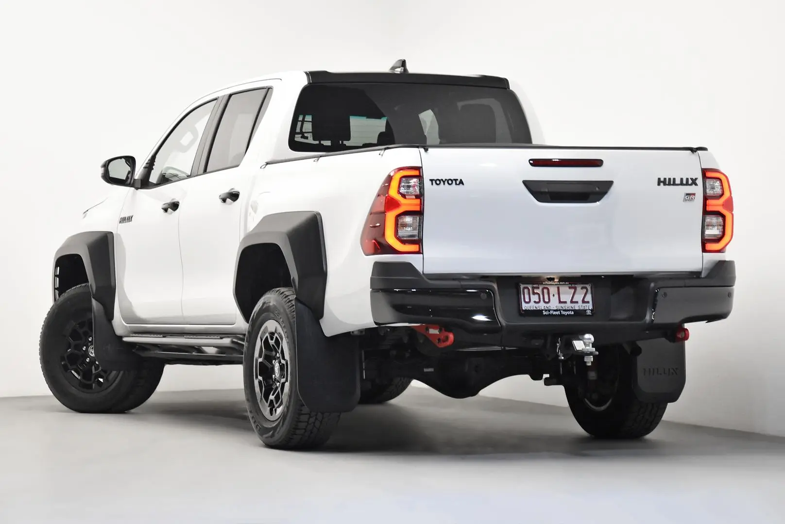 2025 Toyota Hilux Gallery Image 5