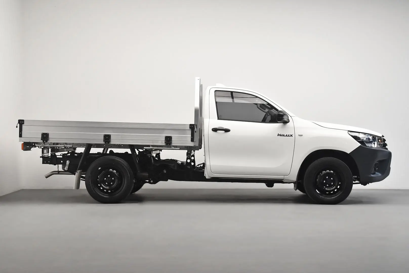 2023 Toyota Hilux Gallery Image 3