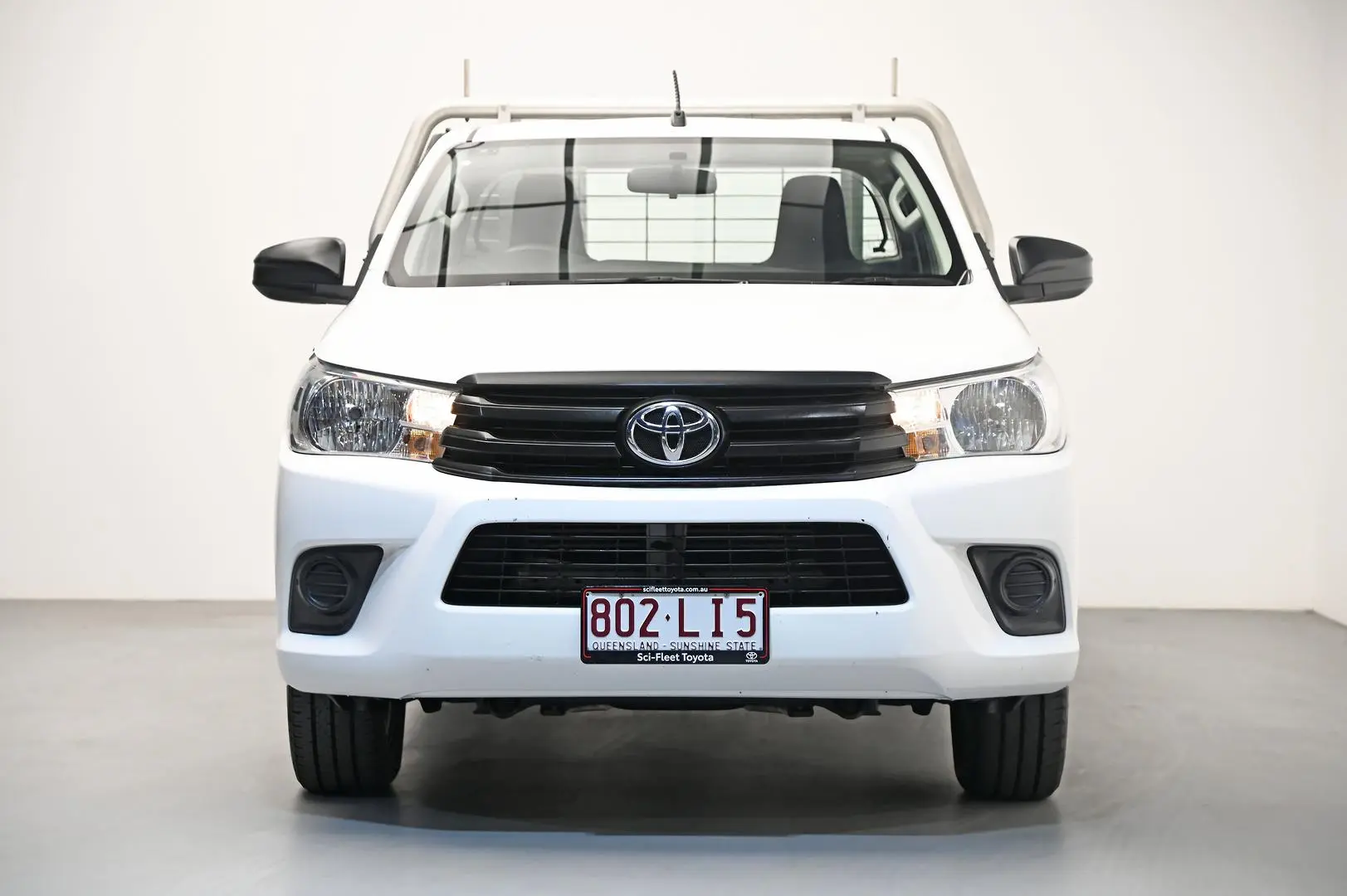 2018 Toyota Hilux Image 2