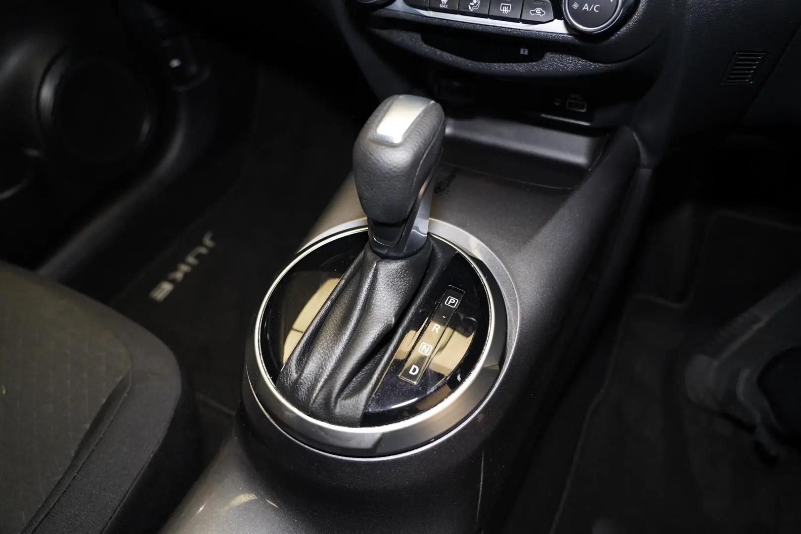 2020 Nissan JUKE Gallery Image 16