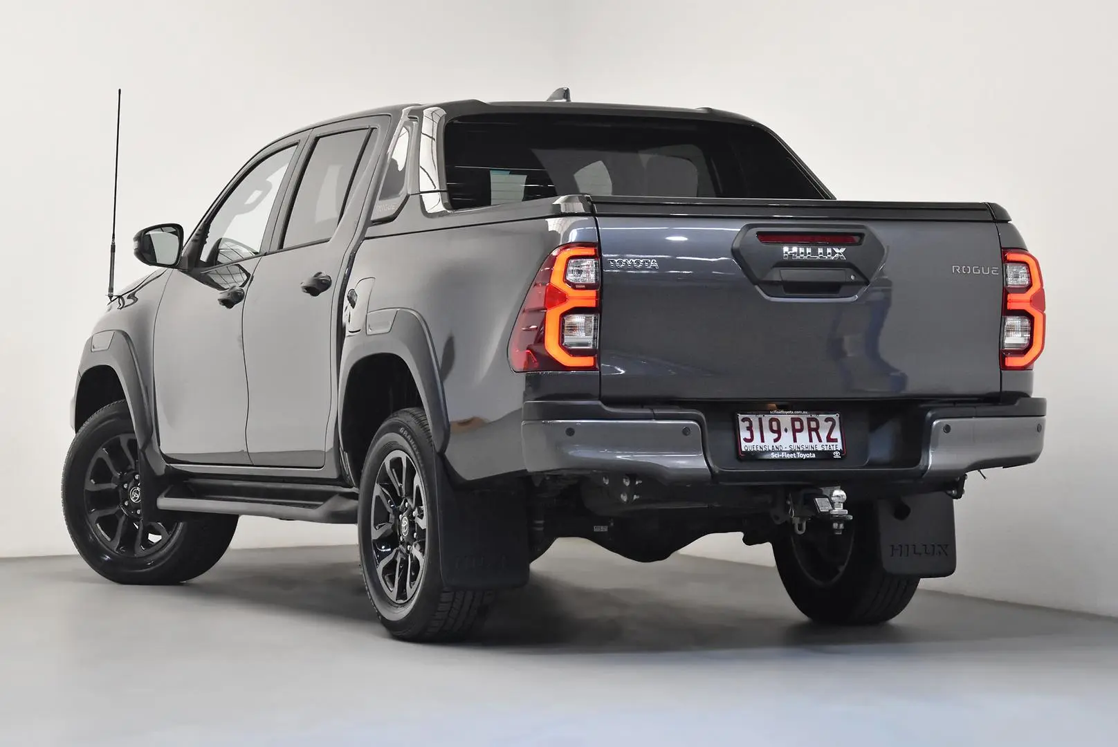 2021 Toyota Hilux Gallery Image 5