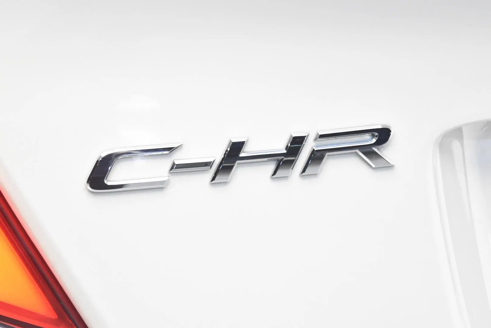 2020 Toyota C-HR Gallery Image 7