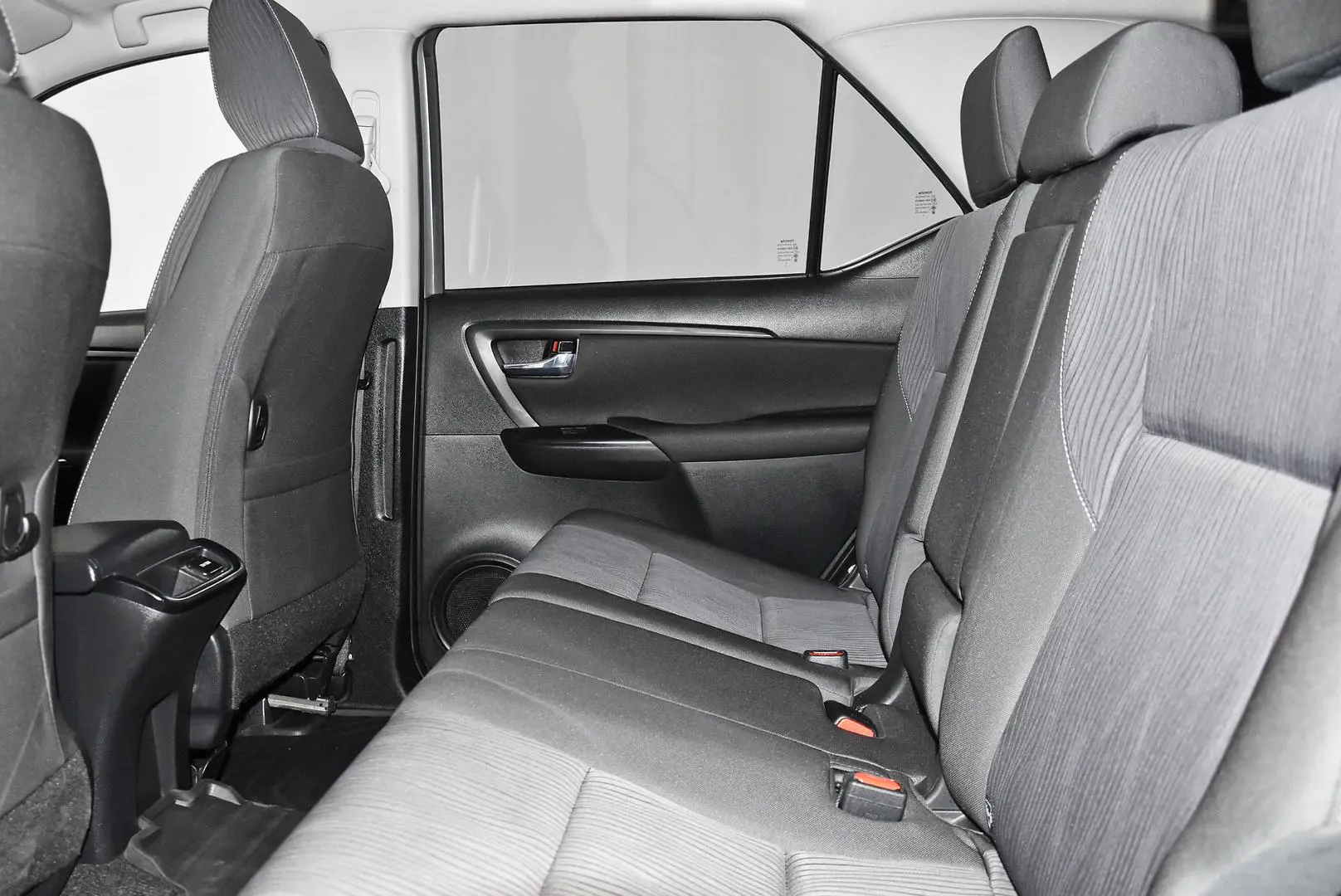 2022 Toyota Fortuner Gallery Image 17