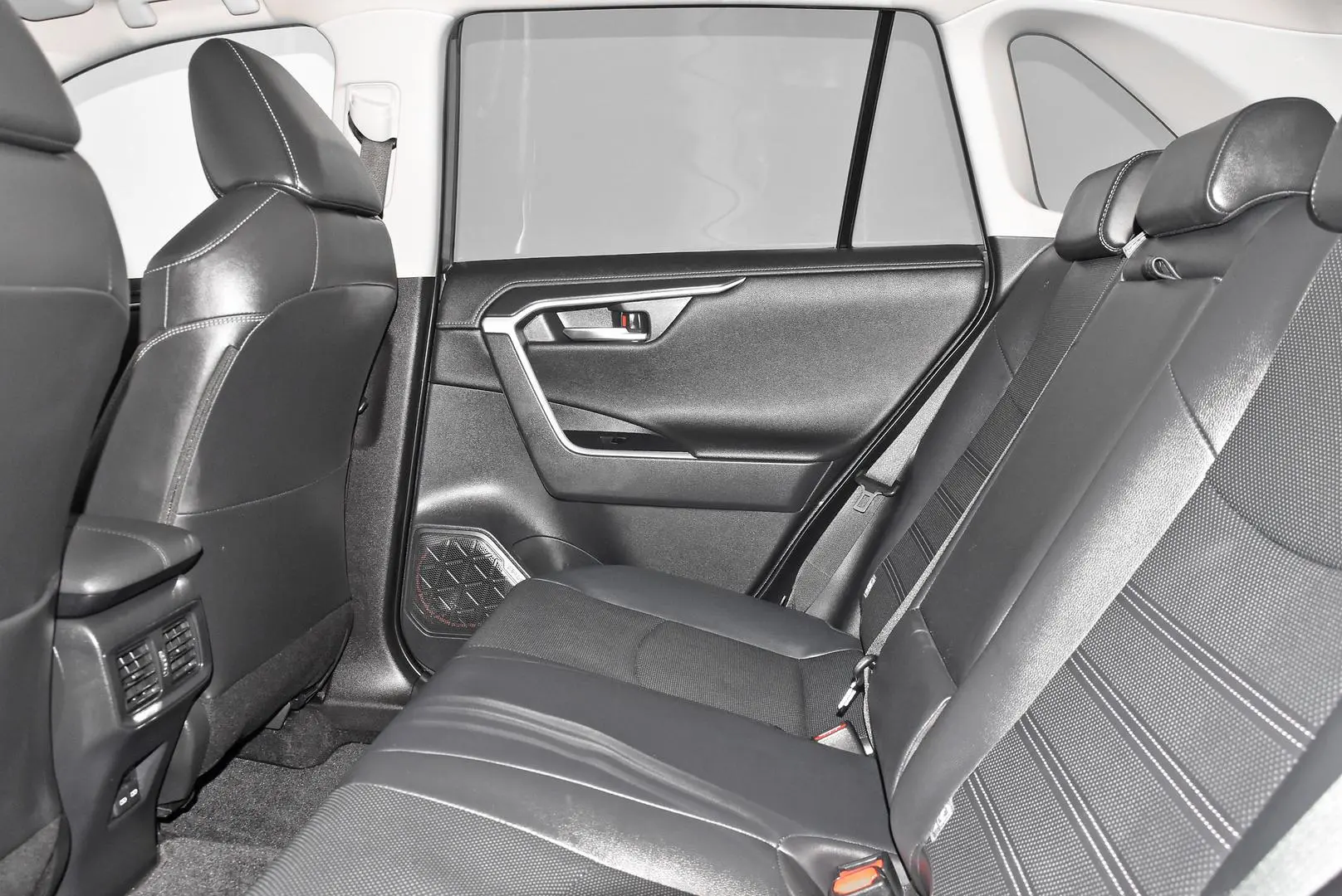 2022 Toyota RAV4 Gallery Image 19