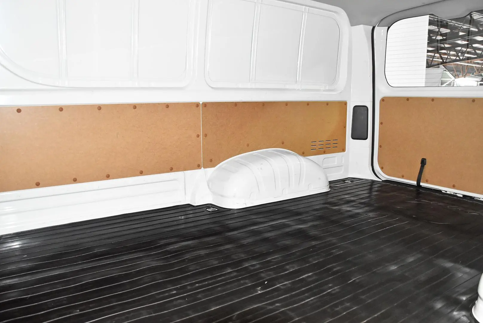 2024 Toyota Hiace Gallery Image 17
