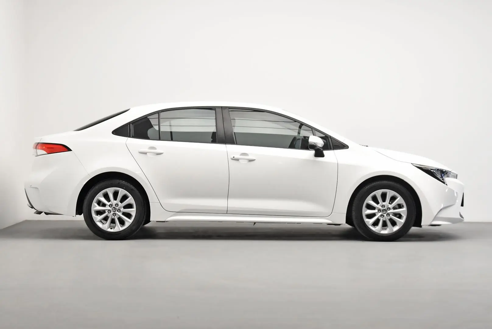 2021 Toyota Corolla Gallery Image 3