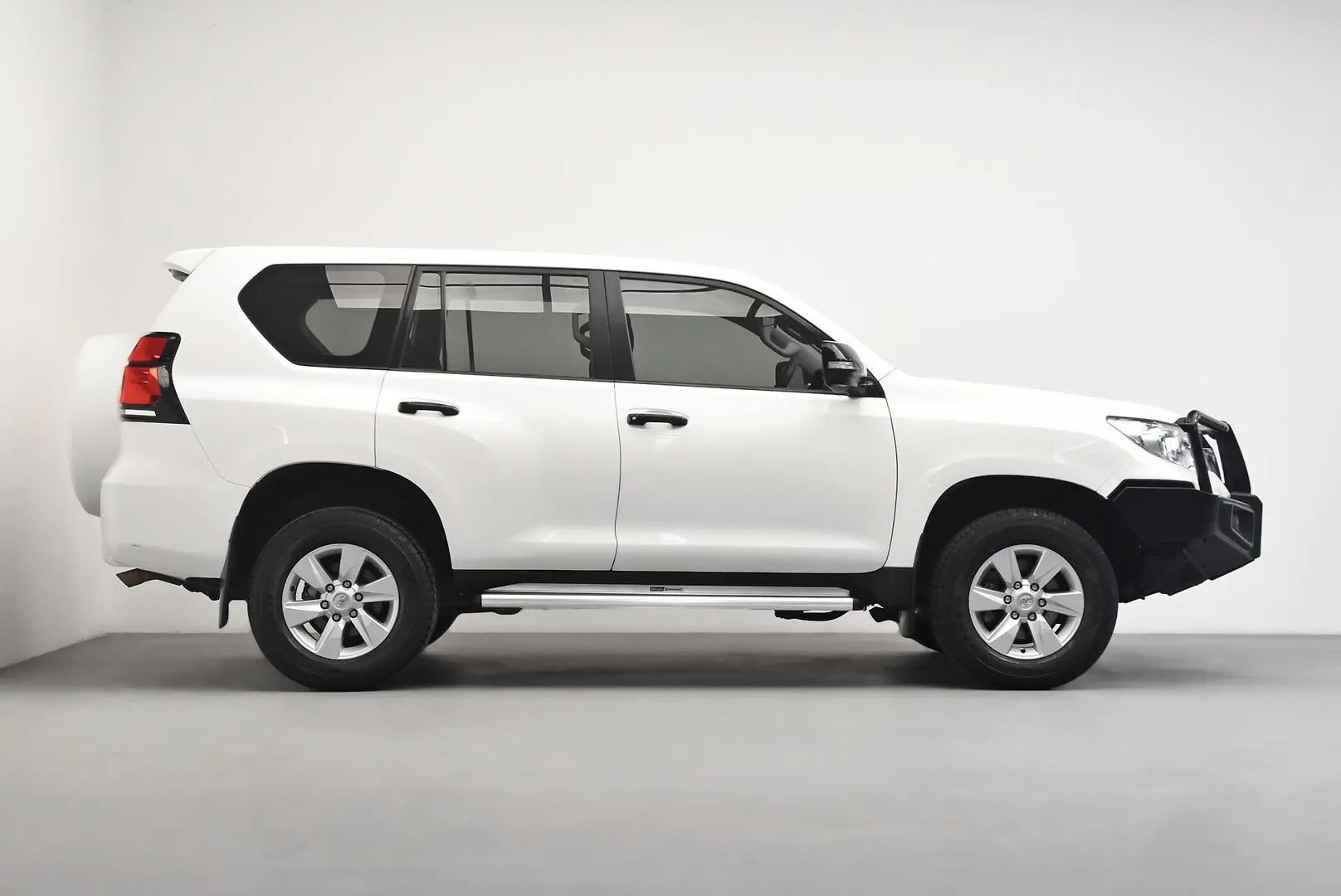 2021 Toyota Landcruiser Prado Gallery Image 3