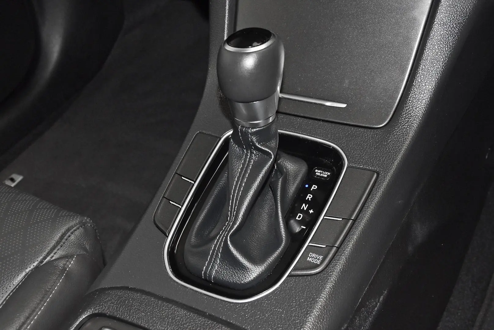 2021 Hyundai i30 Gallery Image 13