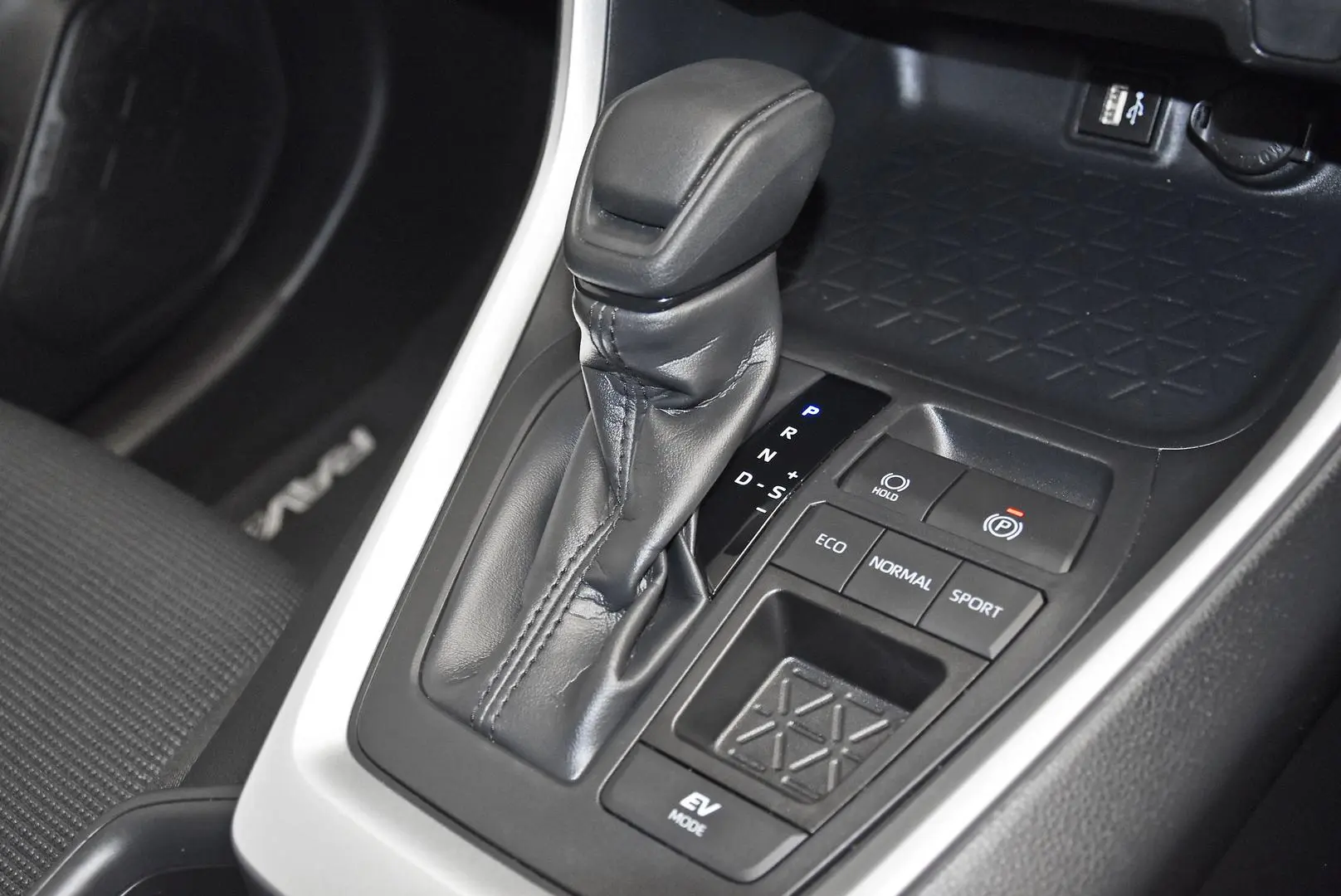 2024 Toyota RAV4 Gallery Image 14