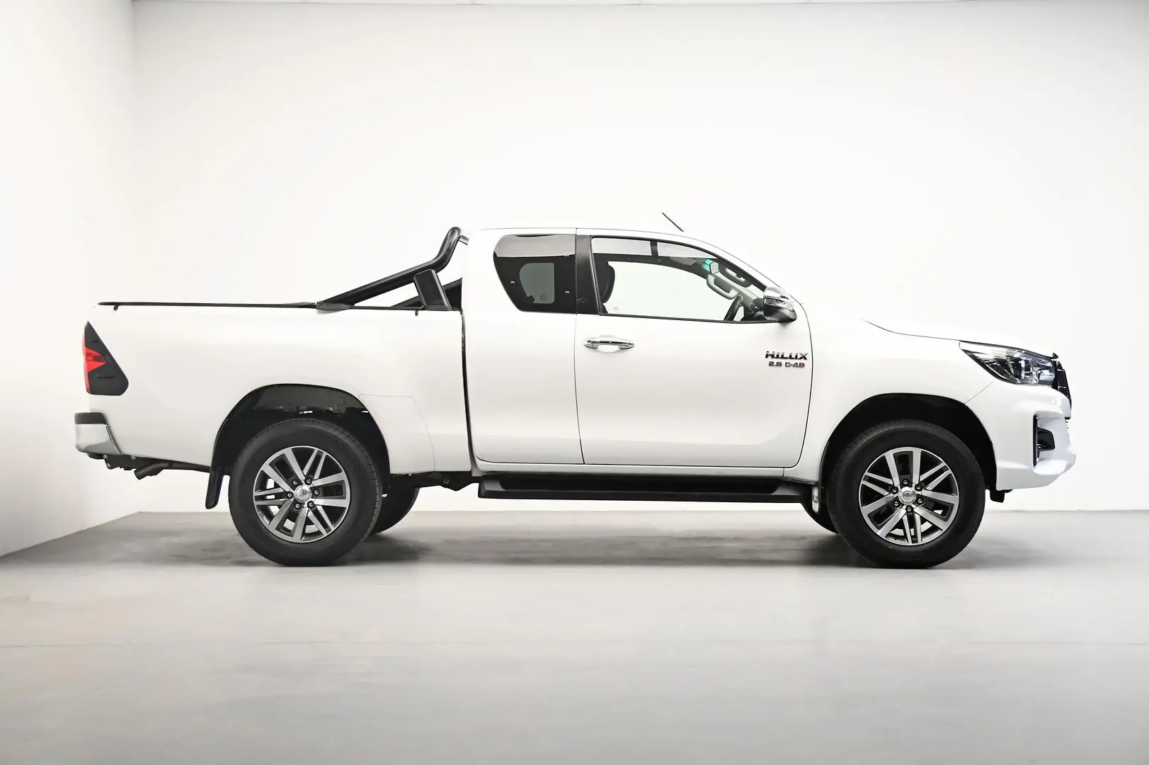 2019 Toyota Hilux Gallery Image 3