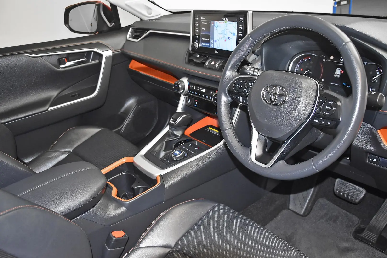 2020 Toyota RAV4 Gallery Image 9