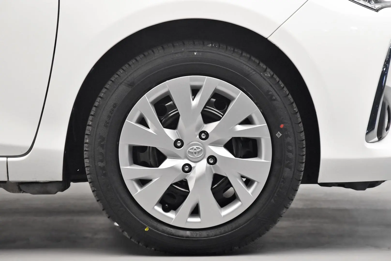 2019 Toyota Yaris Gallery Image 22