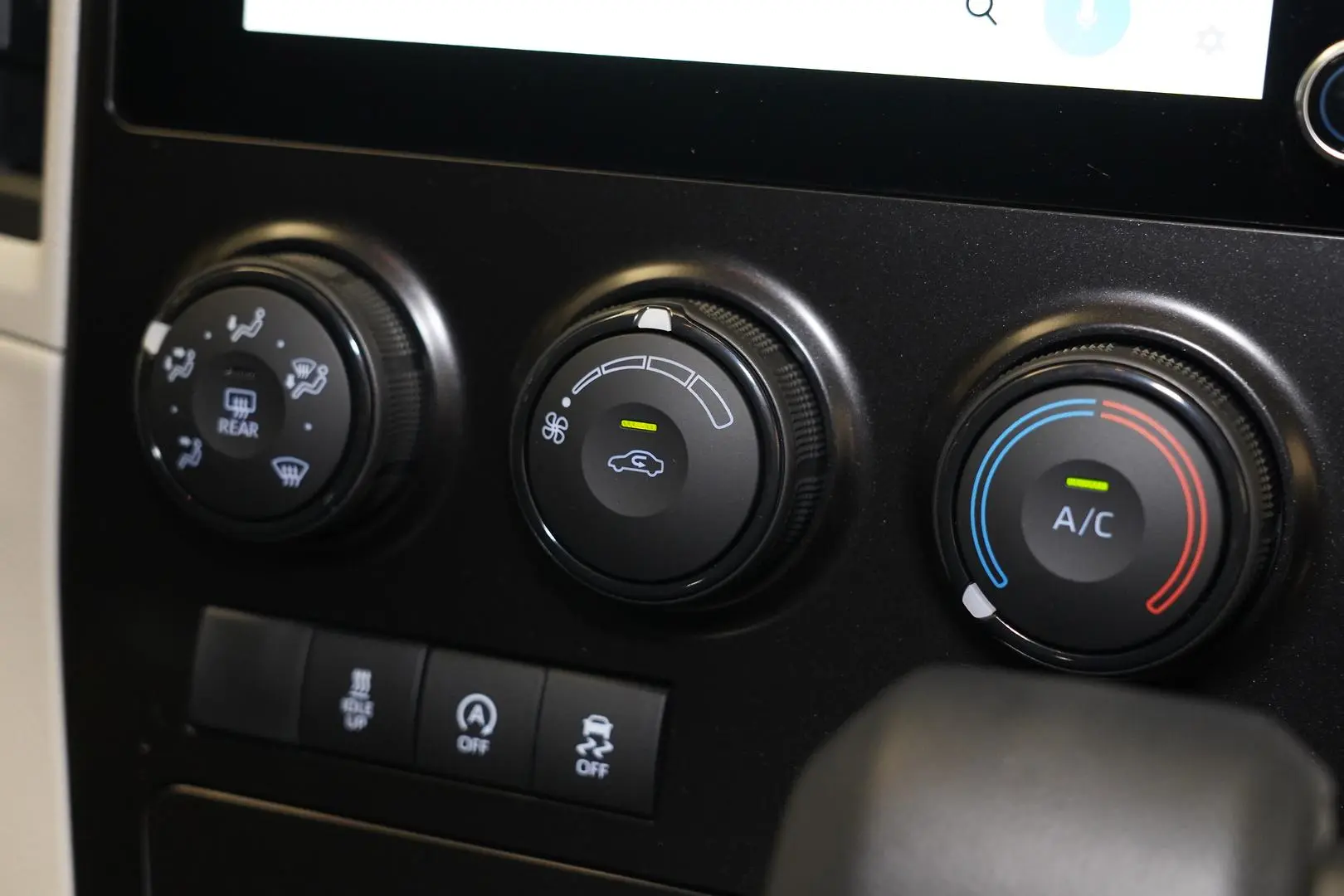 2025 Toyota Hiace Gallery Image 15