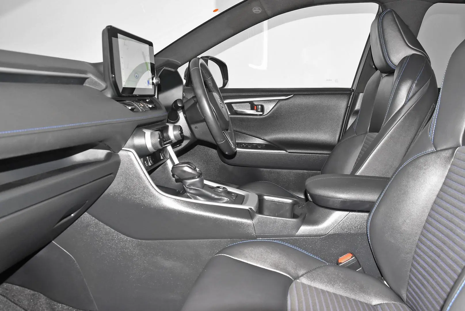 2024 Toyota RAV4 Gallery Image 18