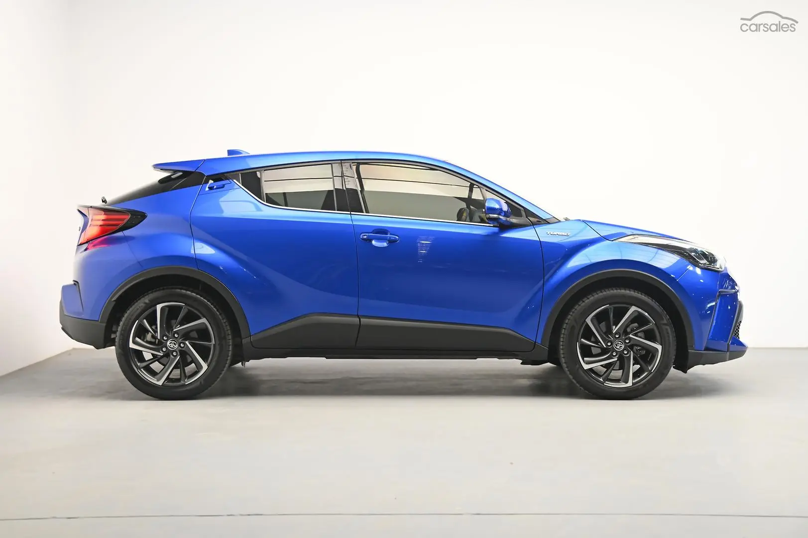 2020 Toyota C-HR Image 3